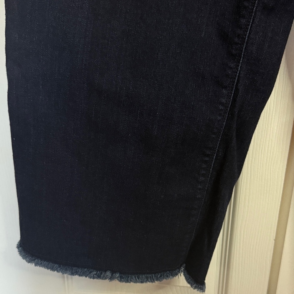 Susan Graver Dark Wash Denim Cropped Jeans size 12P - Picture 2 of 8